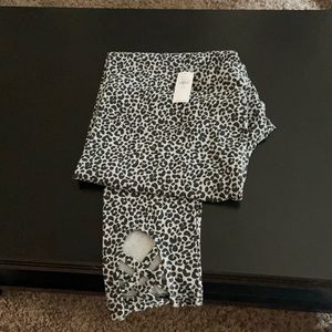 Leopard print leggings with lattice cutout